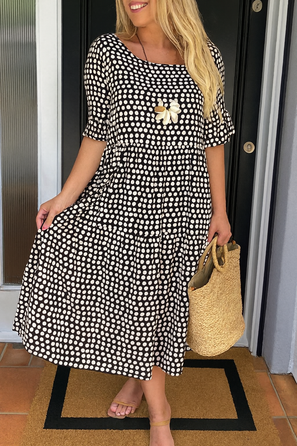 IRIS | Vestido Midi de Manga Corta en Tono Sable