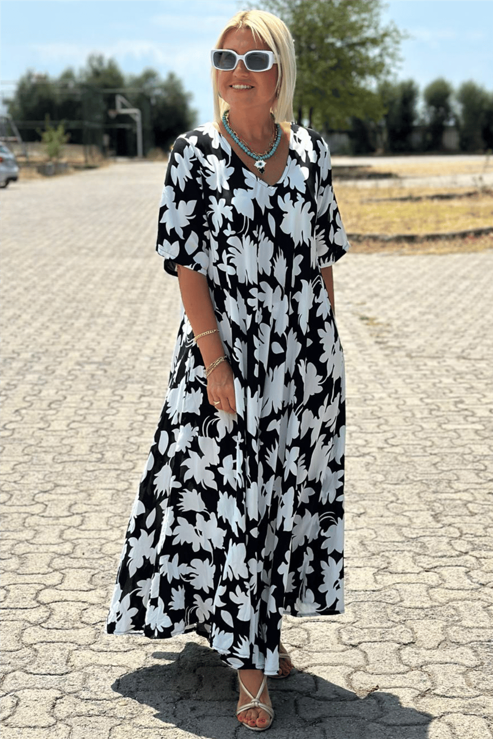 SHARON | VESTIDO ELEGANTE CON DETALLE DE COBERTURA ABDOMINAL