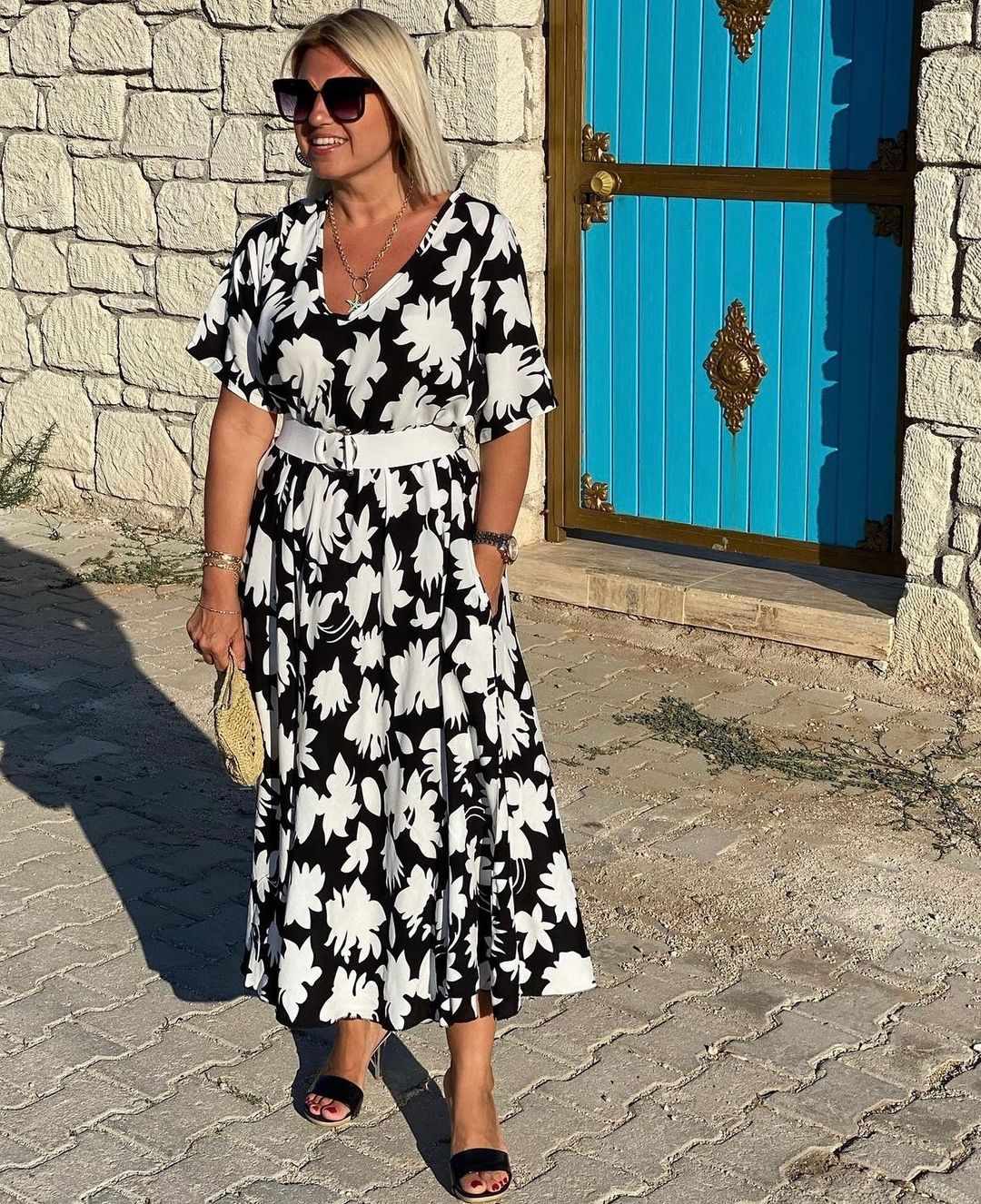 SHARON | VESTIDO ELEGANTE CON DETALLE DE COBERTURA ABDOMINAL