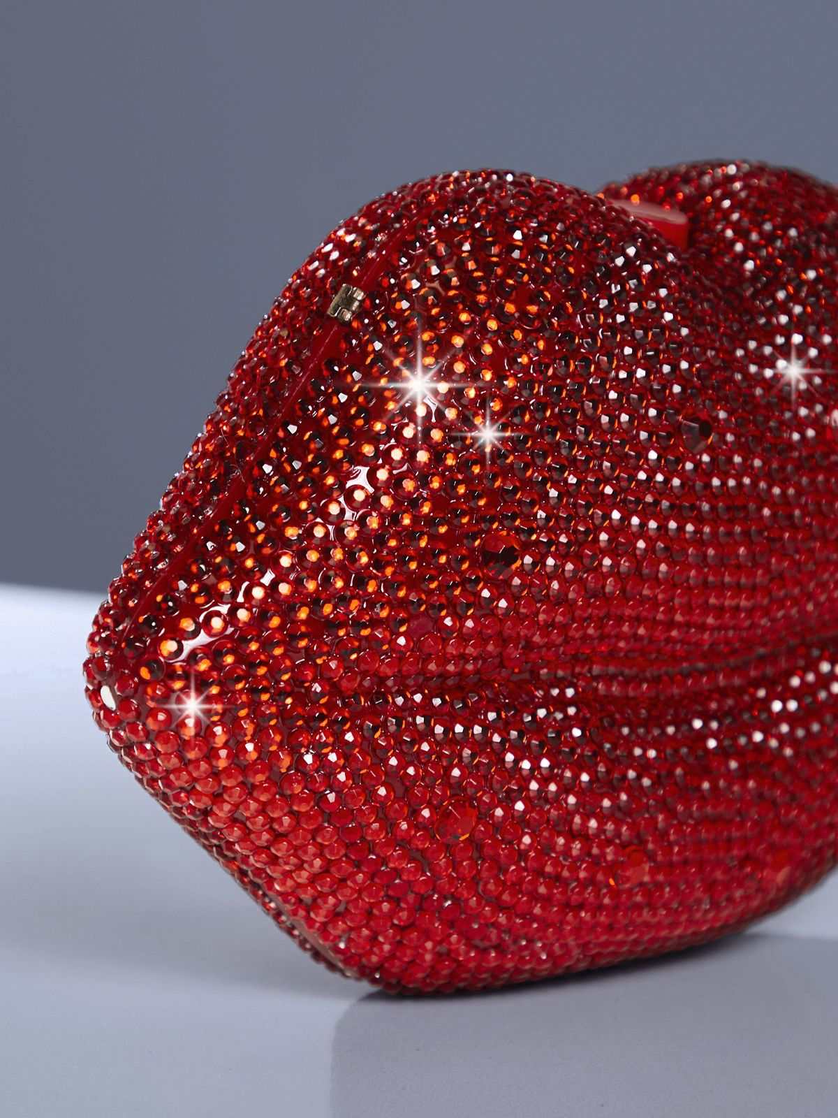 Bolso de Labios Rojo Vibrante Adagio