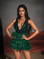 Vestido Alberto con Cuello en V, Decorado con Plumas y Lentejuelas