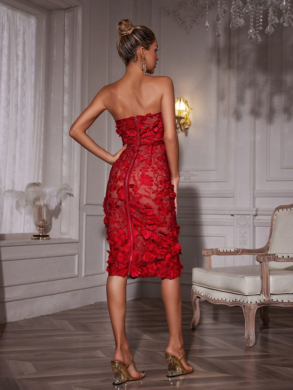 Vestido Midi Rojo Sin Tirantes con Estampado Floral Avital