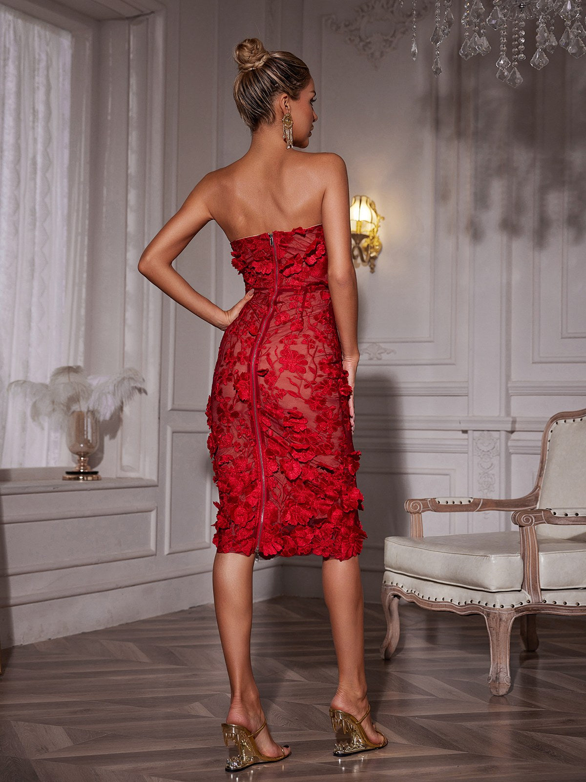 Vestido Midi Rojo Sin Tirantes con Estampado Floral Avital