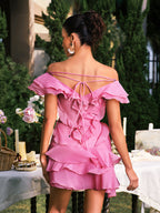 Vestido Corto con Volantes y Escote en V Dabney en Color Rosa