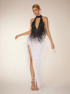Vestido Maxi con Flecos y Escote Halter Elvrik en Colores Negro y Blanco