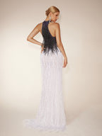 Vestido Maxi con Flecos y Escote Halter Elvrik en Colores Negro y Blanco