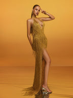 Vestido Maxi Dorado con Flecos y Escote Halter Elvrik