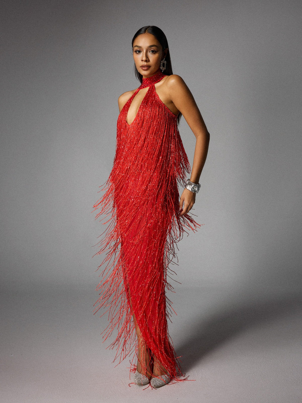 Elvrik Maxi Vestido Rojo con Corte Halter y Flecos