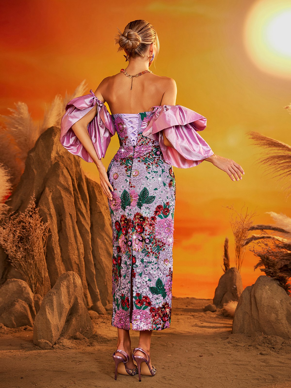 Vestido Midi Floral con Mangas Abullonadas de Faelith
