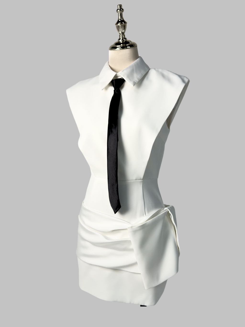 Mini Vestido Lazaro con Cuello Doblado y Cinturón