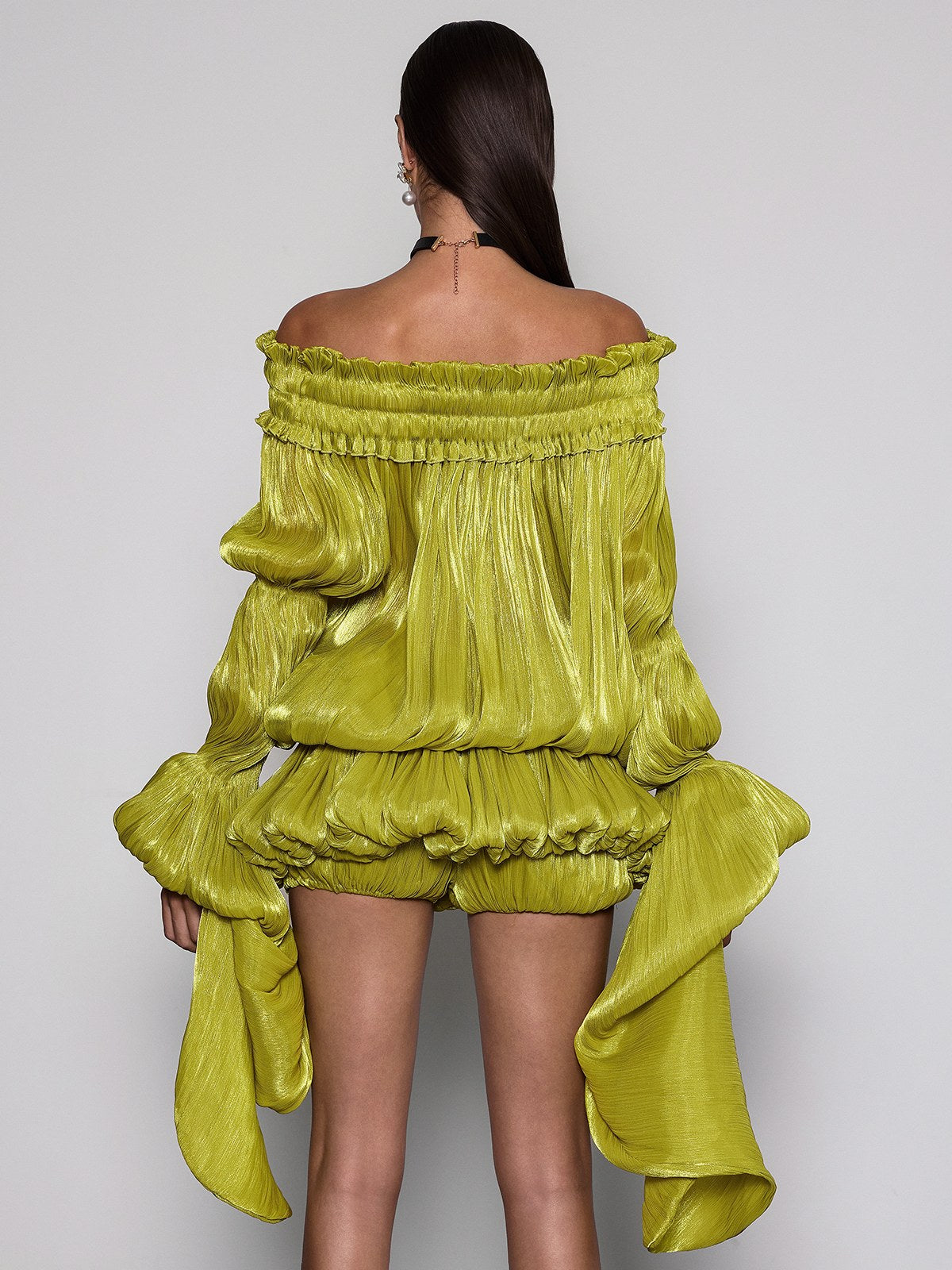 Conjunto Salyxen de Vestido Arrugado Sin Hombros en Color Chartreuse