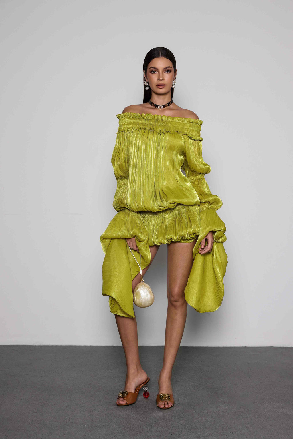 Conjunto Salyxen de Vestido Arrugado sin Hombros en Color Chartreuse