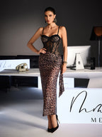 Vestido Largo de Encaje con Estampado de Leopardo y Tirantes Finos Xanriel en Color Marrón